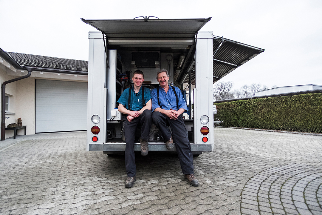 Eggenberger Hufschmiede: Reto Eggenberger mit Kurt Eggenberger